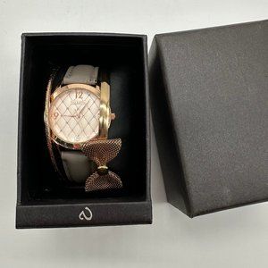 NIB New Womens Valetta Leather Circle Gray Gold Analog Watch Bracele Set